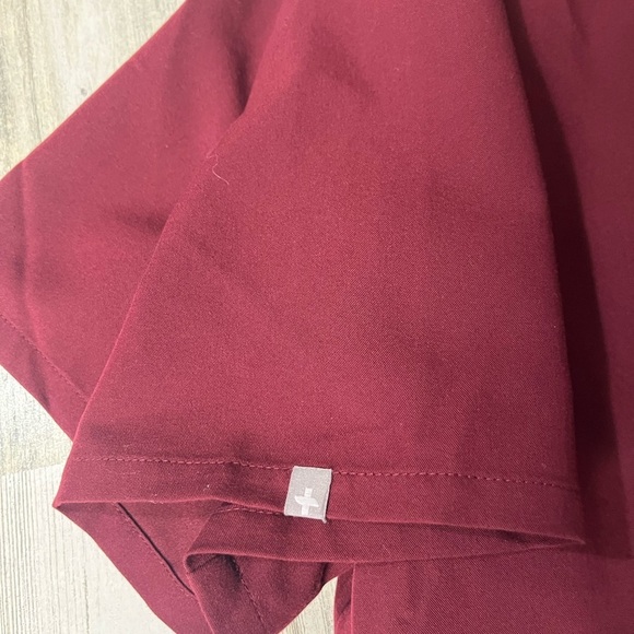 Figs Maroon Catarina One Pocket Scrub Top XXL - Picture 8 of 8